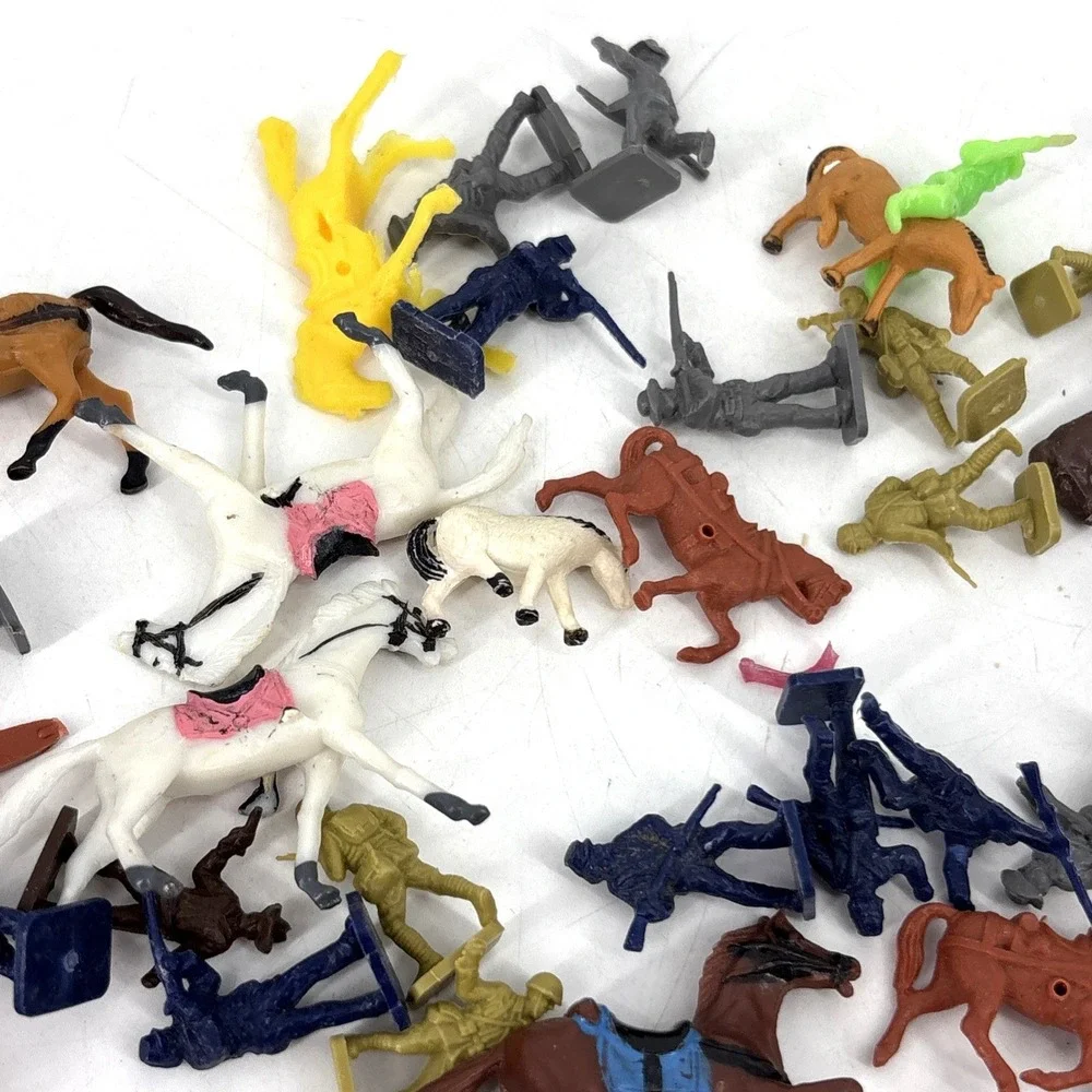 Vintage 1950s Cowboys Indians & Soldiers Plastic Toy Lot of 82 Miniature